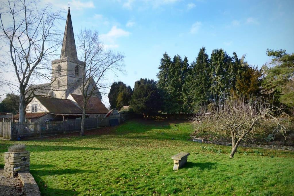 Dove House Cottages - No 1 Oxford Extérieur photo